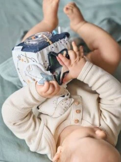 Cube D'activités à Suspendre CÉLESTE Bleu - Vertbaudet -Magasin De Jouets cube dactivites a suspendre celeste 3