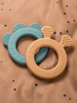 Doudou Plat Attache Sucette - DONE BY DEER Moutarde - Done By Deer -Magasin De Jouets doudou plat attache sucette done by deer 3