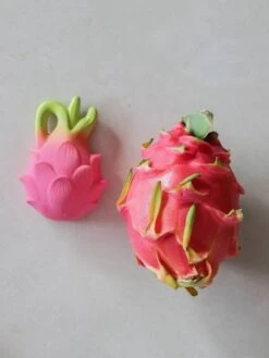 Fushia Le Fruit Du Dragon - OLI & CAROL Rose - Oli Et Carol -Magasin De Jouets fushia le fruit du dragon oli carol 3