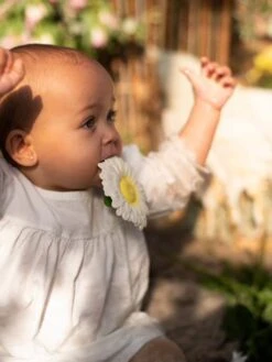 Margarita La Marguerite - OLI & CAROL Blanc - Oli Et Carol -Magasin De Jouets margarita la marguerite oli carol 3