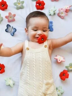 Pop Le Coquelicot - OLI & CAROL Rouge - Oli Et Carol -Magasin De Jouets pop le coquelicot oli carol 2