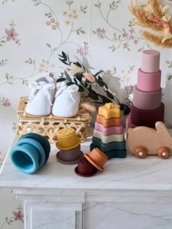 Pyramide D'étoiles à Empiler En Silicone Multicolor - Vertbaudet -Magasin De Jouets pyramide detoiles a empiler en silicone 3